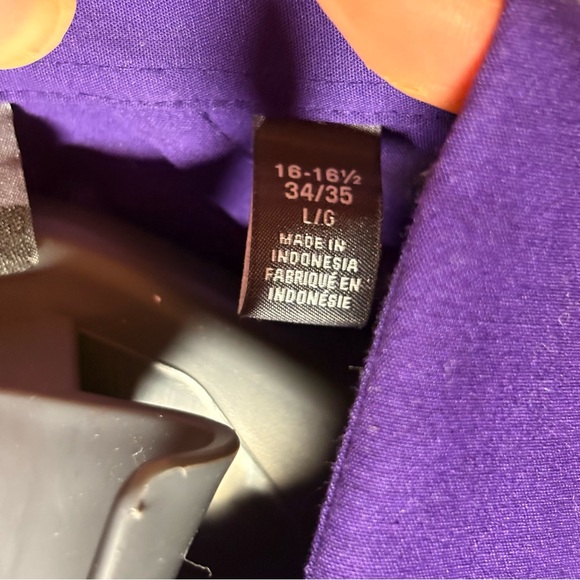 3/$20 Van Heusen Men's Purple Shirt - Picture 3 of 5